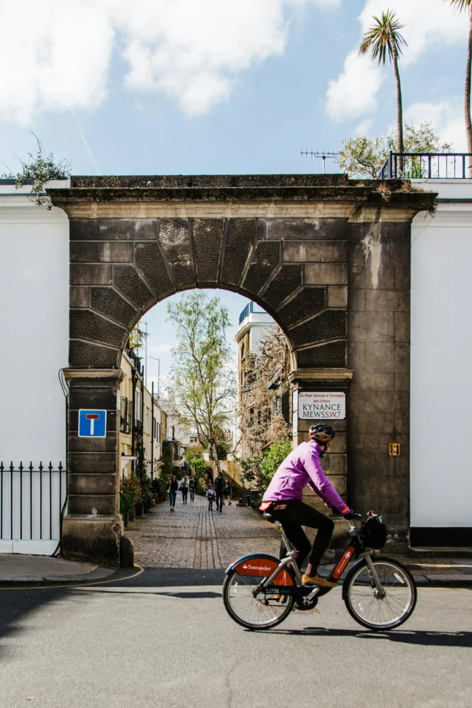 Kynance Mews rue