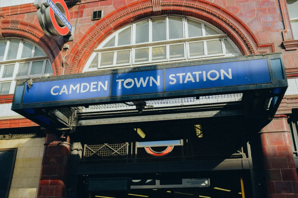 comment aller a camden town londres