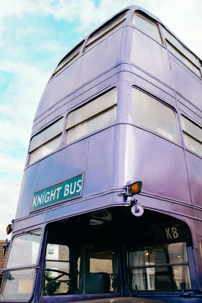 Le Magicobus dans le parc Harry Potter de Londres